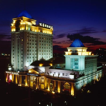 Royal International Hotel 우루무치 외부 사진