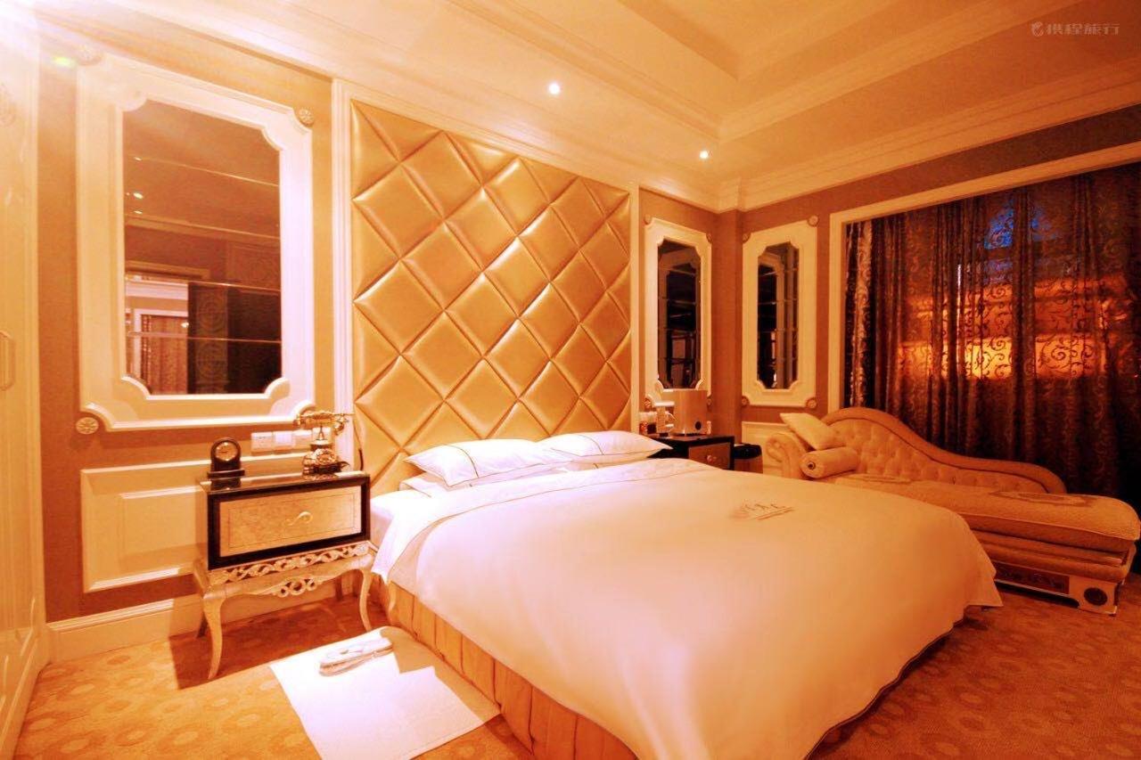 Royal International Hotel 우루무치 외부 사진